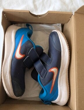 Kids Nike Star Runner shoes Size 8c